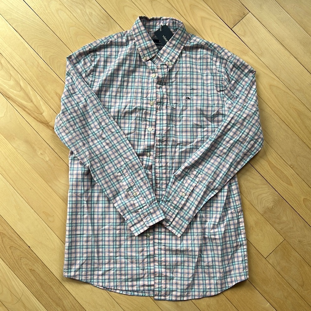 Vineyard vines button down shirt